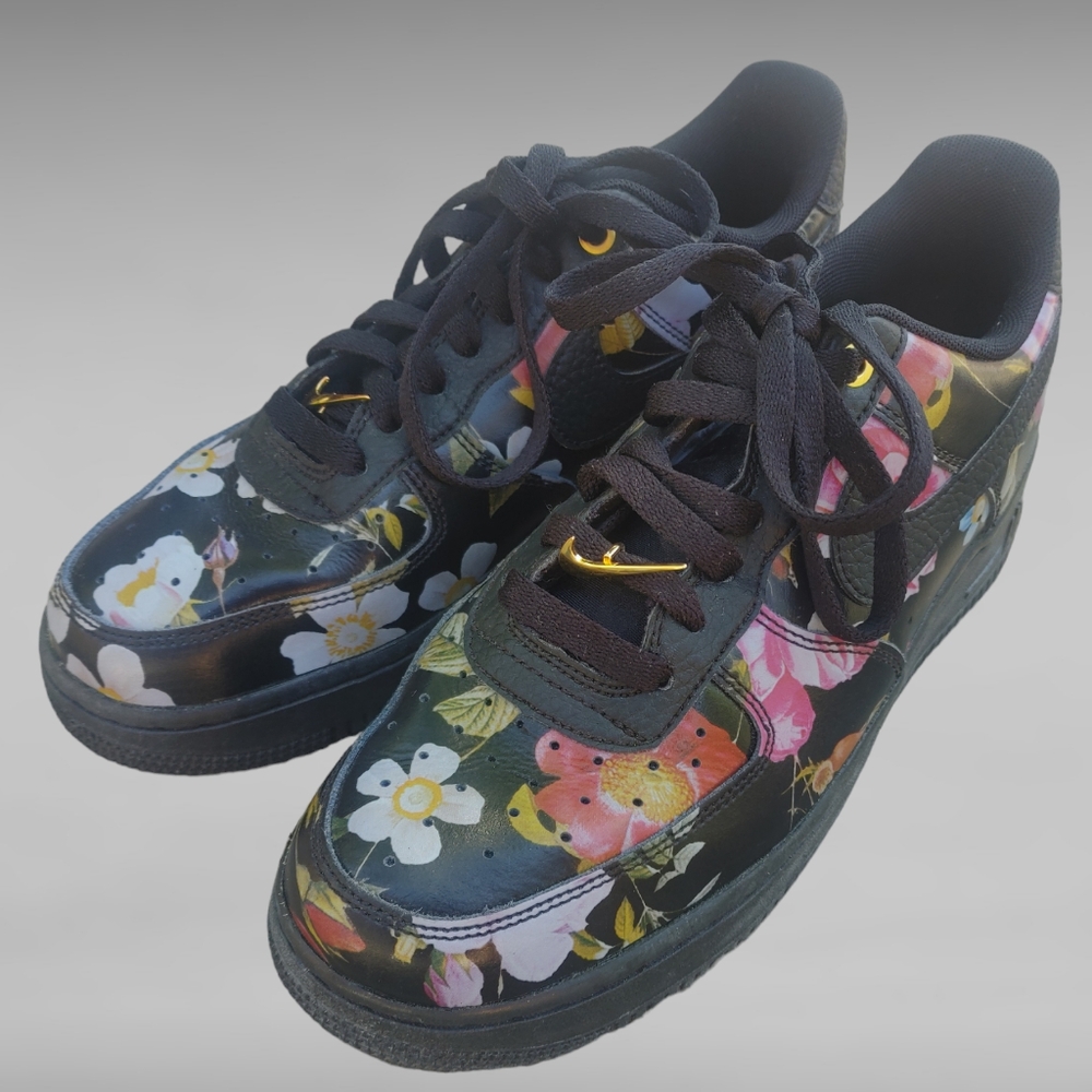 Nike Air Force 1 Floral size 8